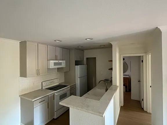 1BR/1BA Apartment on Piccadilly Pl · San Bruno photo 2