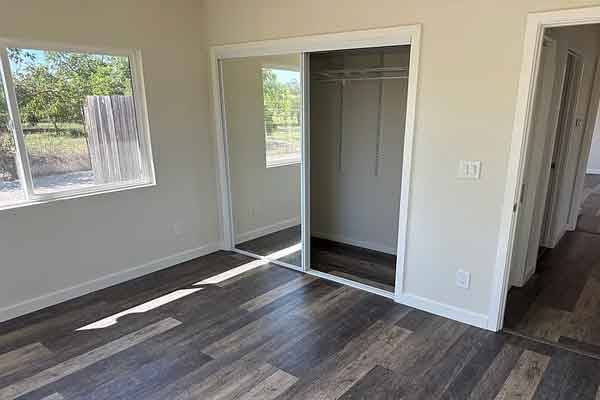 2BR/1BA Single Family House on Columbet Ave · San Martin photo 4