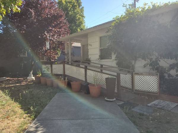 2BR/1BA Apartment · Vallejo photo 2