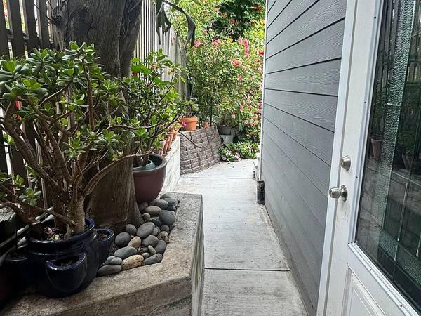 3BR/3BA Duplex on Chattanooga St · San Francisco photo 5