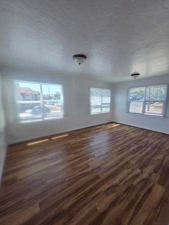 Apartments on Castro St · Albany photo 4