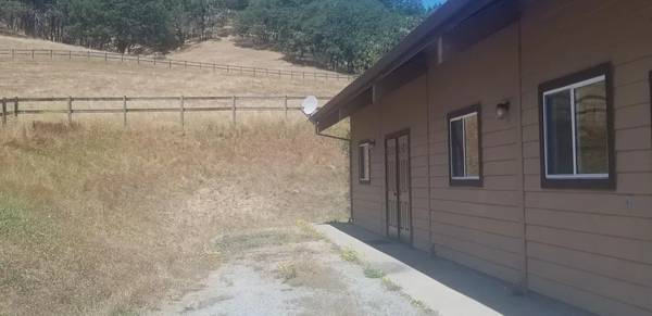 1BR/1BA Single Family House on Calistoga Rd · Santa Rosa photo 3