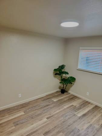 2BR/1BA Duplex · Oakland photo 5