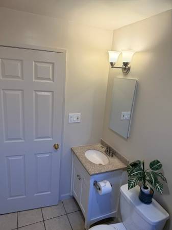 2BR/1BA Duplex · Oakland photo 4