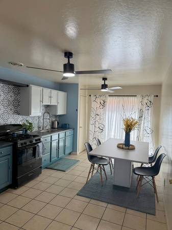 2BR/1BA Duplex · Oakland photo 2