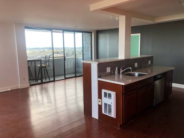 2BR/2BA Condo on Pierce St. Albany · Albany photo 2