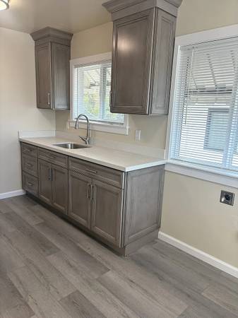 1BR/1BA Single Family House on & 1211 Marin Ave · Albany photo 4