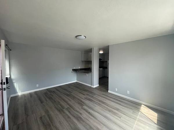 2BR/1BA Apartment on Dwight Way · Berkeley photo 5