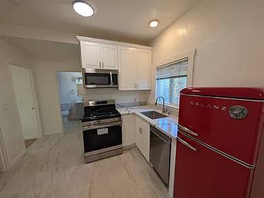 Apartments on Peralta Ave · Albany photo 2