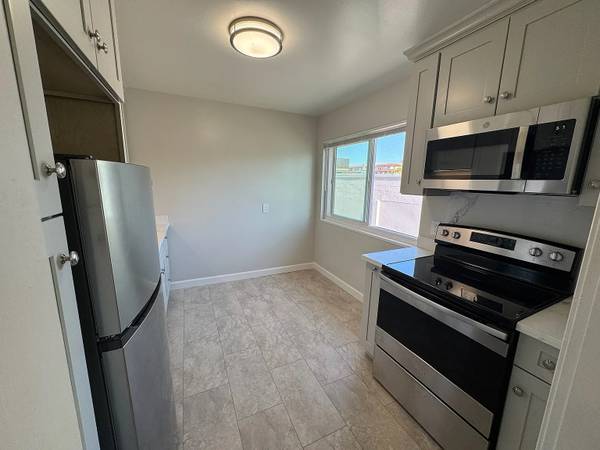 1BR/1BA Apartment on University Ave · Palo Alto photo 4