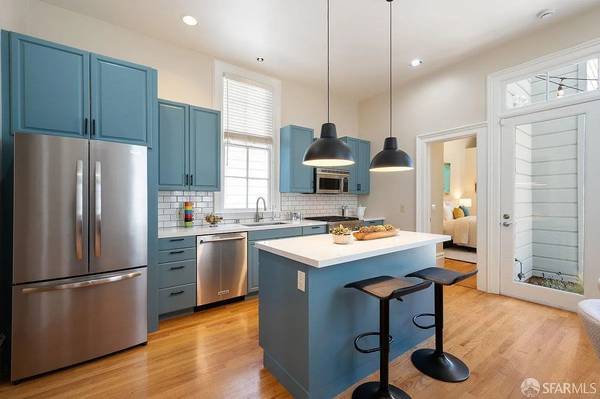 2BR/2BA Apartment on Green St · San Francisco photo 5