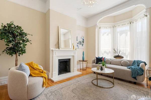 2BR/2BA Apartment on Green St · San Francisco photo 3