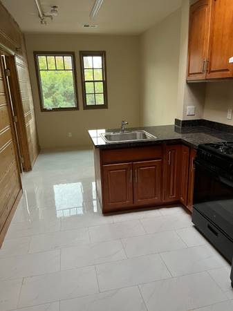 2BR/2BA Apartment on Adeline G · Berkeley