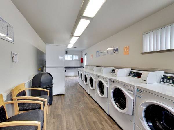 Apartments on Santa Clara St · Hayward photo 5
