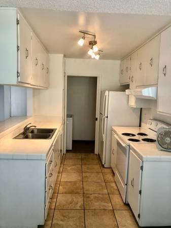2BR/1BA Townhouse on Silvio Ln · Novato