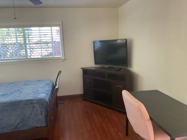 1BR/1BA Apartment · Campbell photo 2