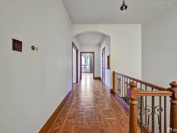 1BR/1BA Single Family House on Greenwich St · San Francisco photo 2