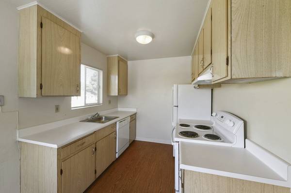 2BR/1BA Apartment on Willow St · Alameda photo 5