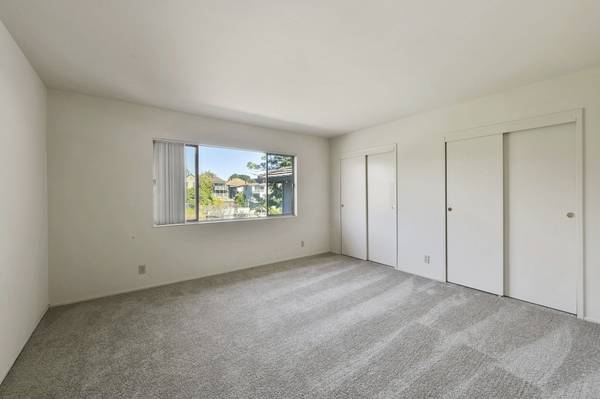 2BR/1BA Apartment on Willow St · Alameda photo 3