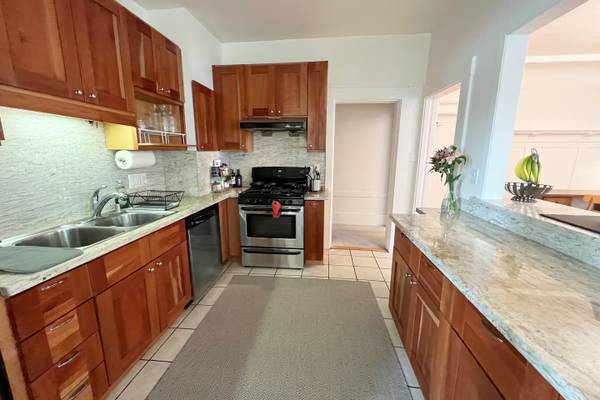 3BR/1BA Single Family House · San Francisco photo 4