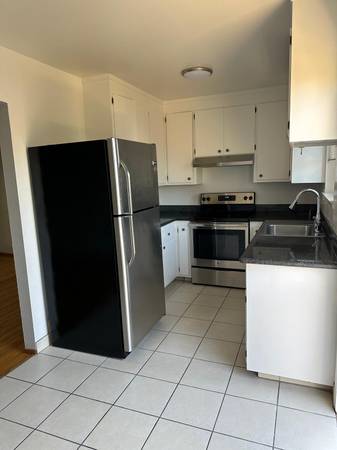2BR/1BA Apartment on 60th St · Emeryville photo 3