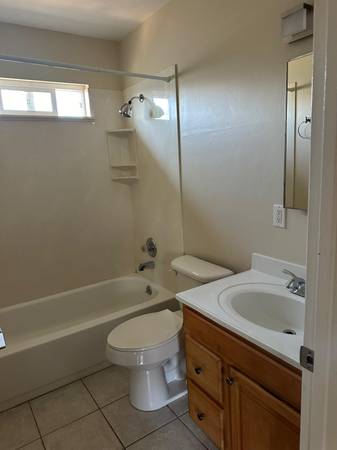 2BR/1BA Apartment on 60th St · Emeryville photo 5