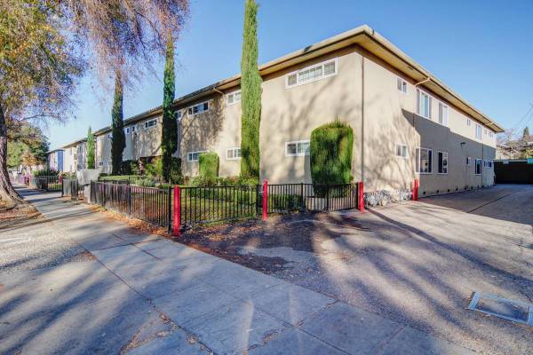 Apartments on Cadillac Dr · Campbell photo 2