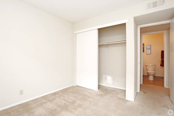 2BR/1BA Condo on Arnold Drive · Pleasant Hill photo 4