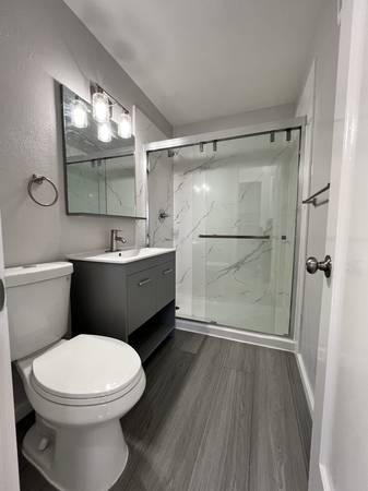 2BR/1BA Apartment · Oakland photo 2