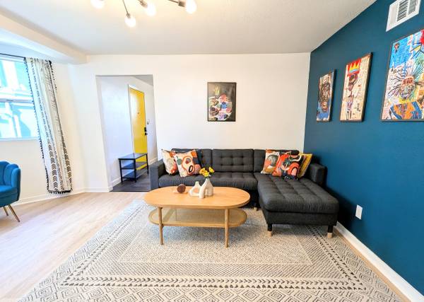 2BR/1BA Duplex · Oakland photo 3