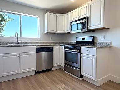 Apartments on Clayton St · San Francisco photo 2