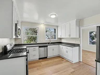 2BR/1BA Apartment on N Point St · San Francisco photo 2