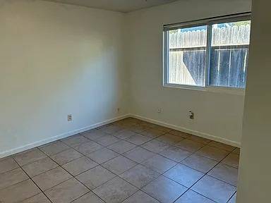 2BR/1BA Apartment on Parkhurst Dr · Santa Rosa photo 5
