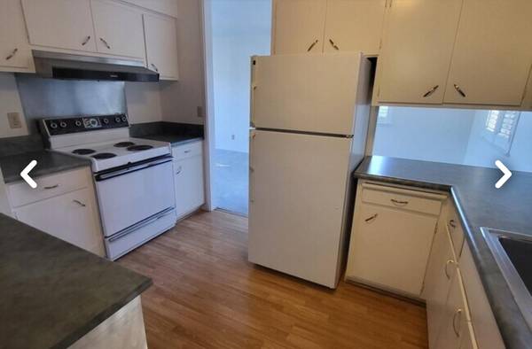 2BR/2BA Apartment · Albany photo 5