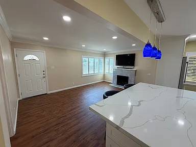 Apartments on W 40th Ave · San Mateo photo 3