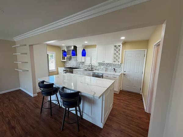 Apartments on W 40th Ave · San Mateo photo 5