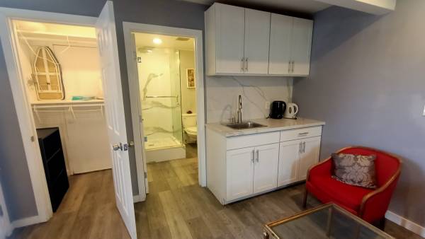 1BR/1BA Apartment · San Mateo photo 2