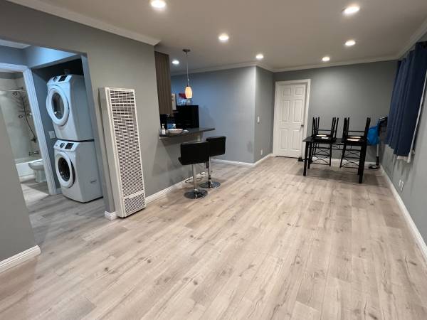 2BR/2BA Apartment · Oakland photo 2