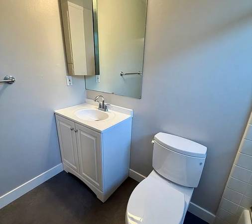 Country Sharon Apartments photo 2