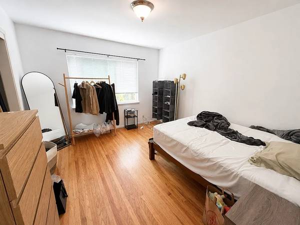 Apartments on Alameda De Las Pulgas · Menlo Park photo 4
