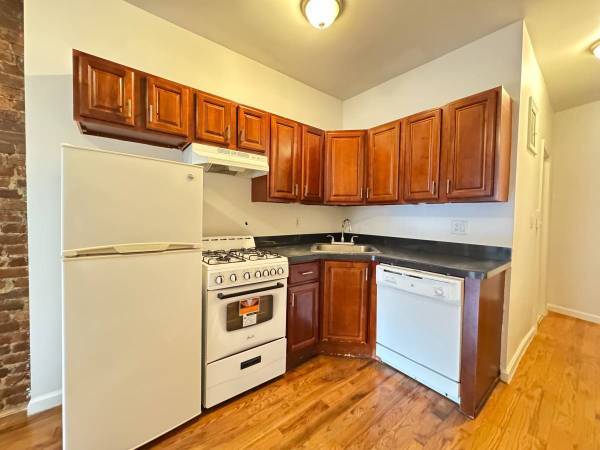 Charming 2 Bedroom 1.5 Bath Hayward Townhouse photo 5