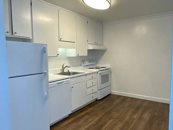 Sunnyvale Apartments photo 3