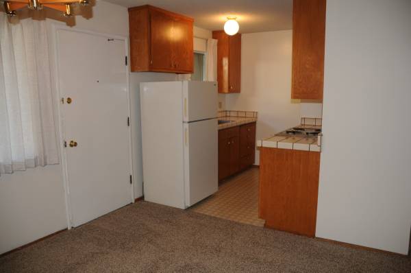 1BR/1BA Apartment · Oakland photo 3
