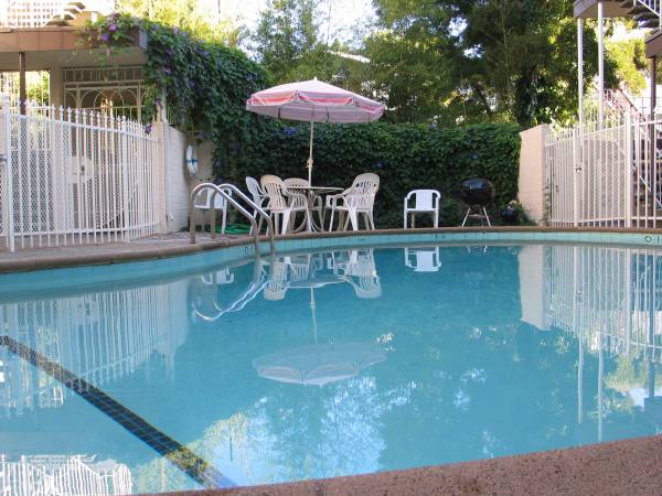 1BR/1BA Apartment · Oakland photo 2