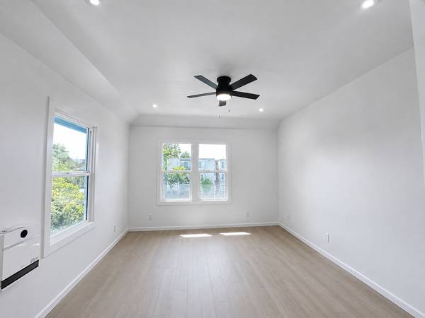 3BR/1BA Apartment on Mlk Jr Way · Oakland photo 5