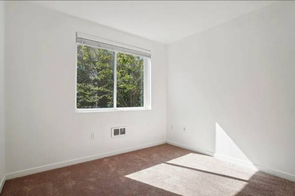 Oak Grove Apartments photo 3