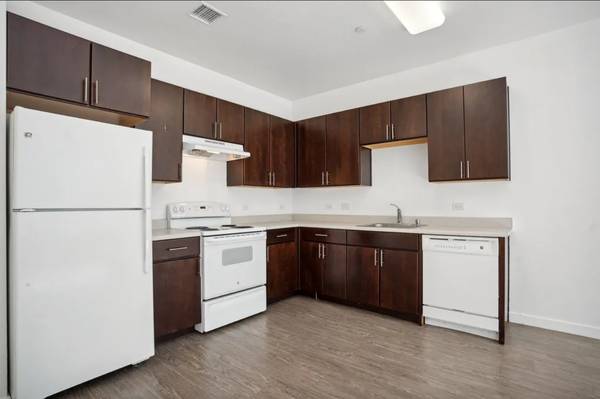 Oak Grove Apartments photo 2