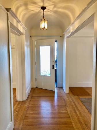 2BR/1BA Duplex on Wheeler Street · Berkeley photo 2