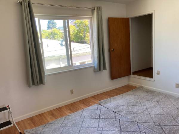 1BR/1BA Apartment · Berkeley photo 5