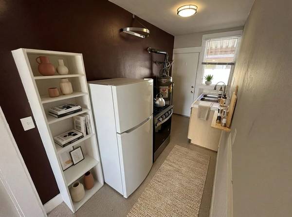 Others on Bonar St Unit 2451 · Berkeley photo 2